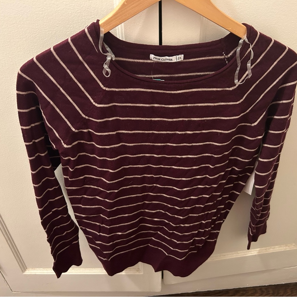 Small dark purple curved hem Pink Clover light sweater